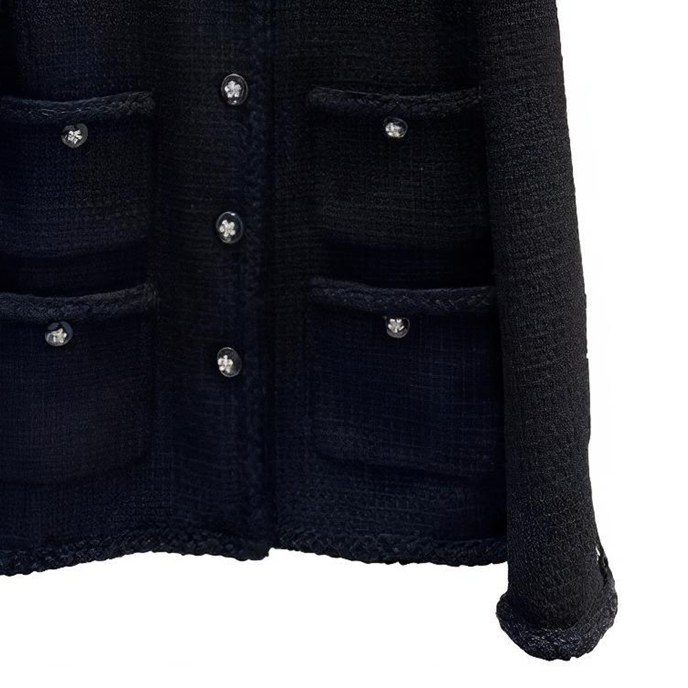 Sizing (W) CHANEL SS23 黑色圓領長袖針織開衫. P75863-V19676-NU983