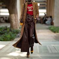 Lookbook (Women) CHANEL SS23 Logo Contrast Knit Crewneck Long Sleeve Sweater Multicolor P75281-V22445-NP337
