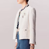 Lookbook (W) Chanel SS23 Chaqueta Casual Blanca de Manga Larga Primavera Verano P74453-V66060-00100