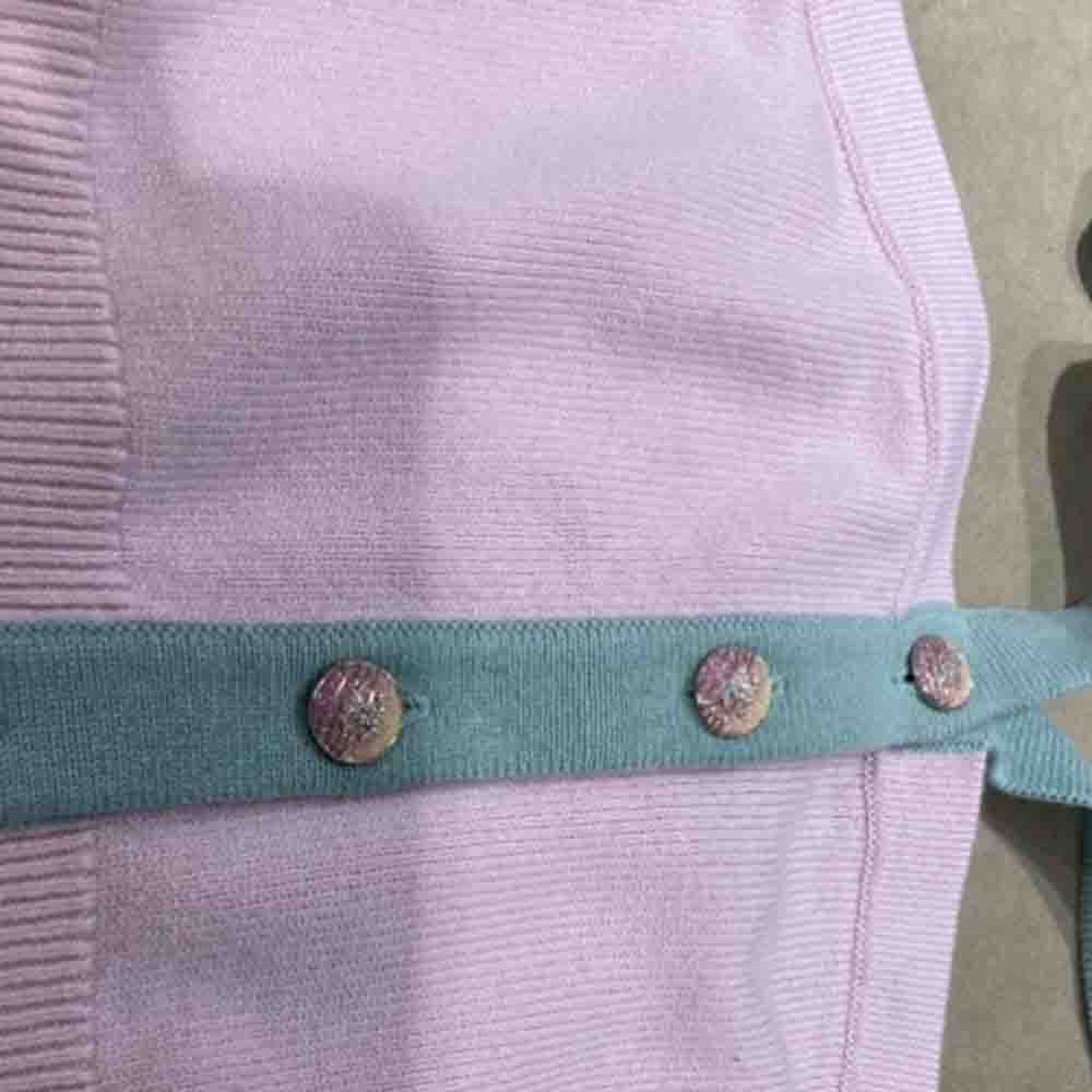 Lookbook (W) シャネル SS24 ピンク ノースリーブ ニットトップ ボタンディテール付き. P76461-K10983-NU526