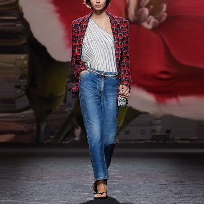 (Women) CHANEL SS24 Washed Blue Chain Embellished Mid-Waist Jeans. P76791-V69116-NX158 Lookbook (Women) CHANEL SS24 Washed Blue Chain Embellished Mid-Waist Jeans. P76791-V69116-NX158