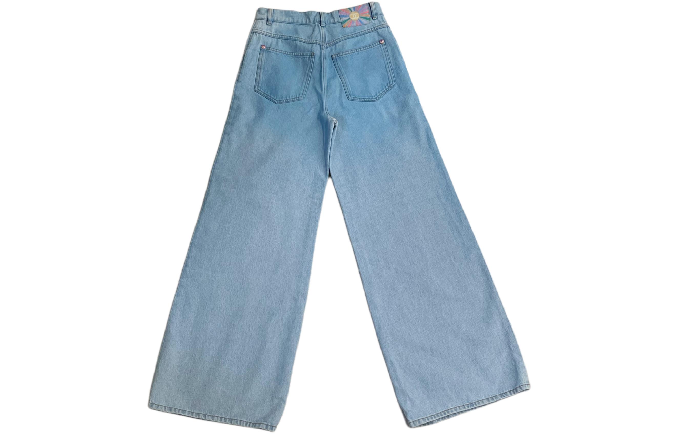 Lookbook (W) CHANEL SS24 Jeans Anchos Mujer Tie-Dye Cintura Alta Azul Lavado. P76361-V68290-NT300