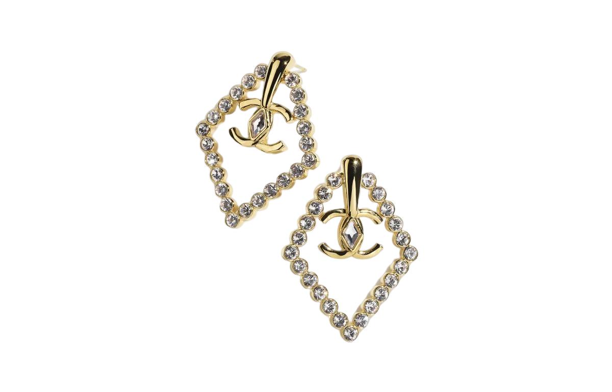 (Women) CHANEL Stylish Gold Casual Earrings for Women. AB9927-B09972-NM120