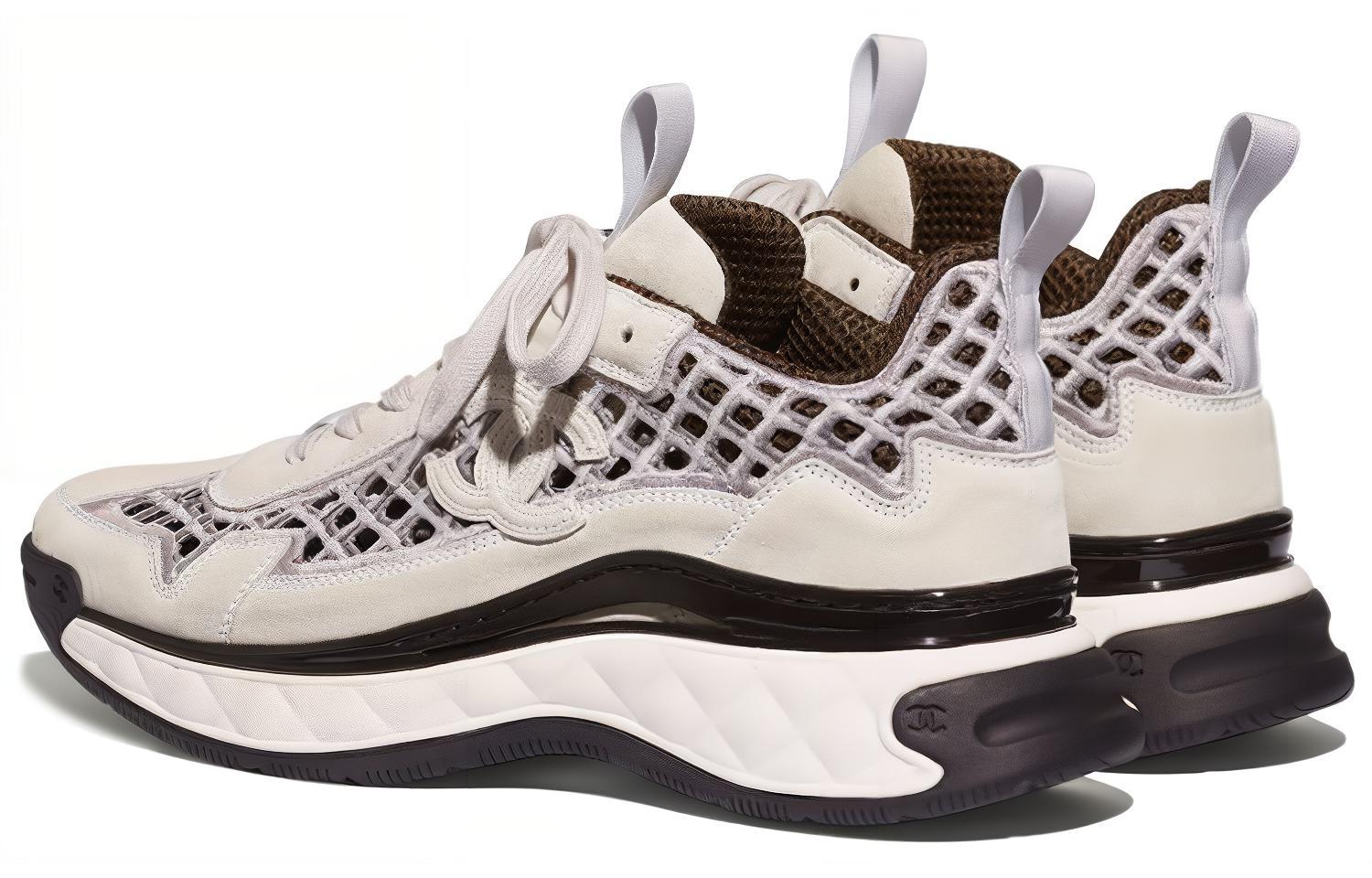 (W) Chanel Suede Calfskin and Embroidered Low-Top Sneaker 'Ivory Grey' 圖 3