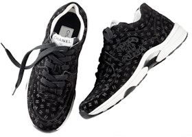 (W) Chanel Suede Trainer Cetak CC Hitam G39230-X56653-94305 Lookbook (W) Chanel Suede Trainer Cetak CC Hitam G39230-X56653-94305