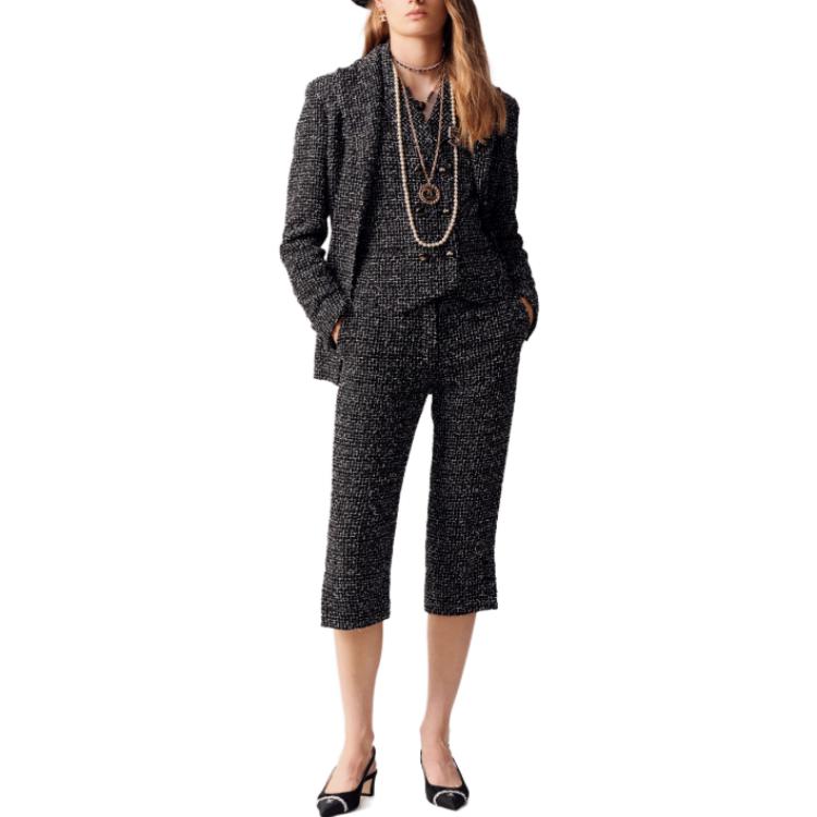 Lookbook (W) CHANEL Vest V-Neck Double-Breasted Twill Hitam - Musim Semi/Panas 2023 P74437-V65925-M9999