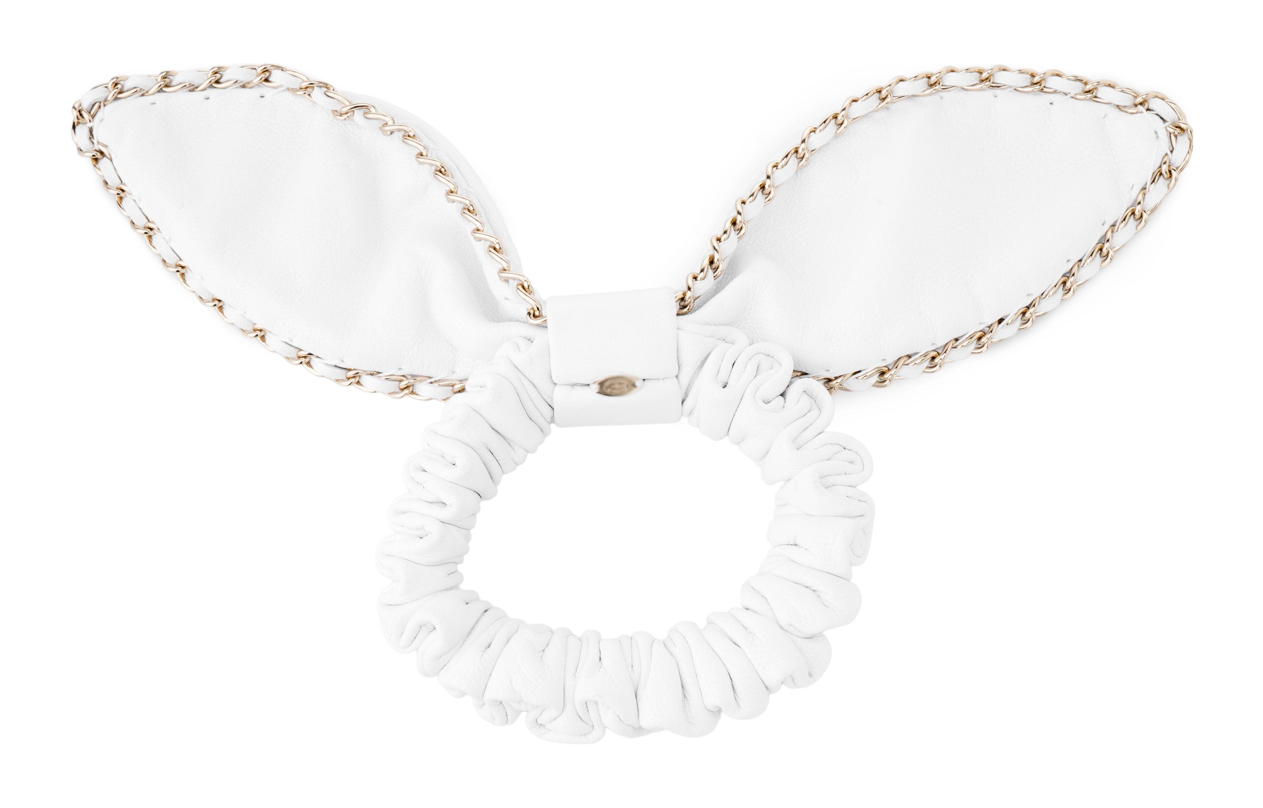 (Women) CHANEL White Scrunchie Hair Tie with Lambskin & Gold Metal Logo . AA8258 B08282 10601