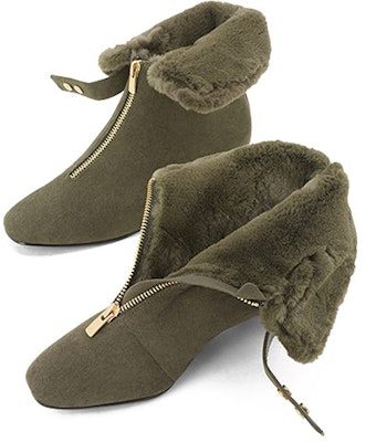 CHARLES&KEITH 及脛毛皮拉鍊雪地靴 女款 Sizing CHARLES&KEITH 及脛毛皮拉鍊雪地靴 女款