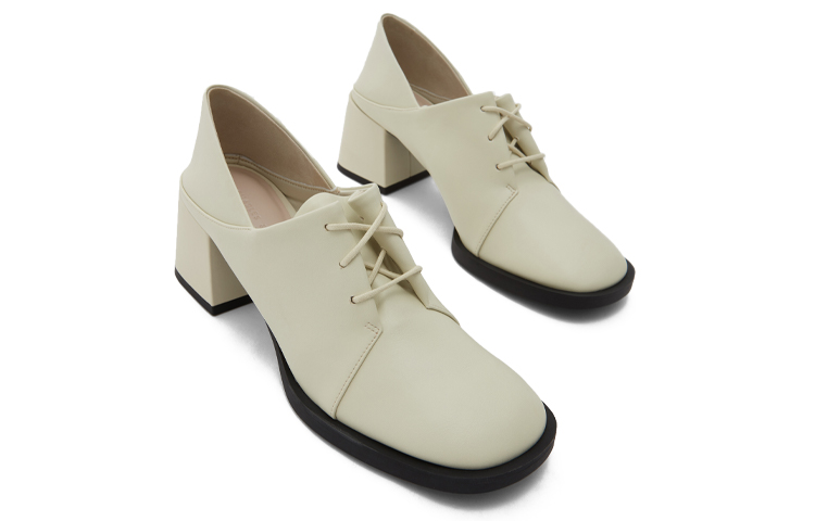 Lookbook (W) CHARLES & KEITH Sepatu Hak Blok 'Powder Pink' CK1-60361371_CHALK