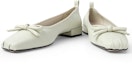 Lookbook (W) CHARLES & KEITH Tumit Sederhana Hujung Petak Ikatan Reben 'Putih Serbuk' CK1-70380847-chalk