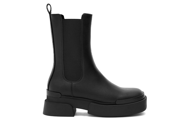 Order CHARLES＆KEITH 女款黑色斜方头厚底切爾西靴