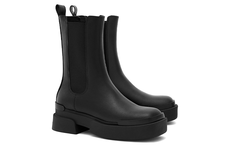 Lookbook CHARLES＆KEITH 女款黑色斜方头厚底切爾西靴