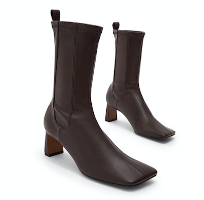 (W) CHARLES & KEITH But Chunky Tumit 'Retro Deep Brown' CK1-90580144_DARKBROWN Lookbook (W) CHARLES & KEITH But Chunky Tumit 'Retro Deep Brown' CK1-90580144_DARKBROWN