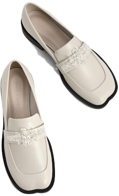 (W) CHARLES & KEITH Mocasin Tacón Grueso 'Rosa Blanco Transparente con Cuentas' CK1-70580175_CHALK Shop (W) CHARLES & KEITH Mocasin Tacón Grueso 'Rosa Blanco Transparente con Cuentas' CK1-70580175_CHALK