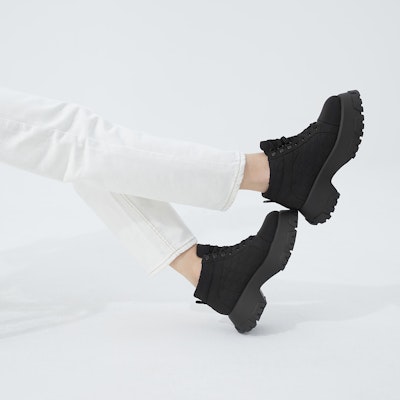 (W) 查尔斯与凯斯厚底马丁靴 '环保' SL1-70280025 Shop (W) 查尔斯与凯斯厚底马丁靴 '环保' SL1-70280025