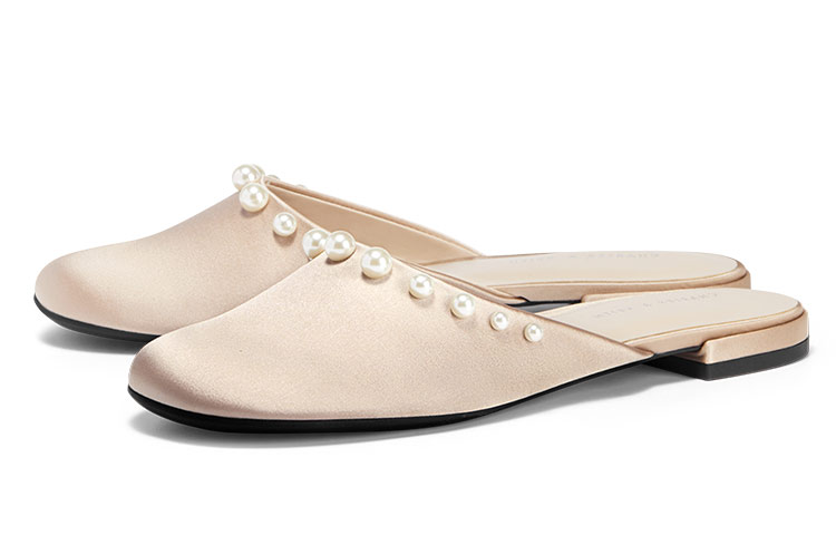 Lookbook CHARLES&KEITH 布料 珍珠裝飾平底 時尚涼拖 女款 米色