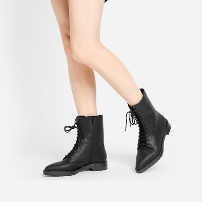 CHARLES&KEITH 堅韌風格時尚歐美風綁帶中筒拉鍊馬丁靴 女款 黑色 Shop CHARLES&KEITH 堅韌風格時尚歐美風綁帶中筒拉鍊馬丁靴 女款 黑色