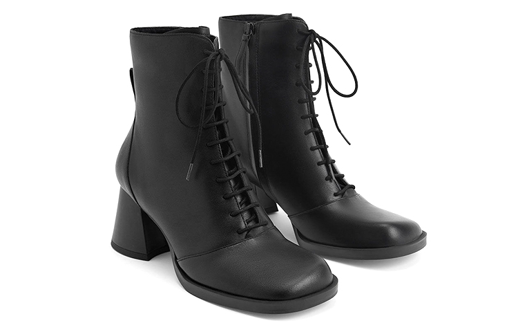 Lookbook CHARLES&KEITH 牛皮皮革綁帶休閒短靴 女款 黑色