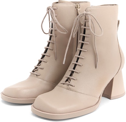 (W) CHARLES & KEITH 가죽 레이스업 앵클부츠 (그레이 브라운) SL1-90280044_TAUPE Lookbook (W) CHARLES & KEITH 가죽 레이스업 앵클부츠 (그레이 브라운) SL1-90280044_TAUPE