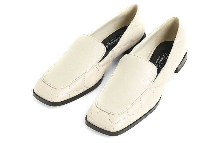 Lookbook (W) CHARLES & KEITH Loafer Flat 'Jahitan Merah Jambu-Putih' SL1-71720051_CHALK