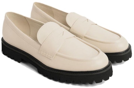 (W) CHARLES & KEITH Loafer Wanita 'Putih Bedak Nyaman' CK1-71720030_CHALK Shop (W) CHARLES & KEITH Loafer Wanita 'Putih Bedak Nyaman' CK1-71720030_CHALK