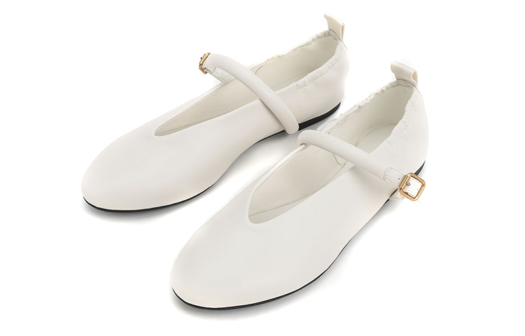 Lookbook CHARLES&KEITH 圓頭瑪麗珍平底鞋 女款 白色