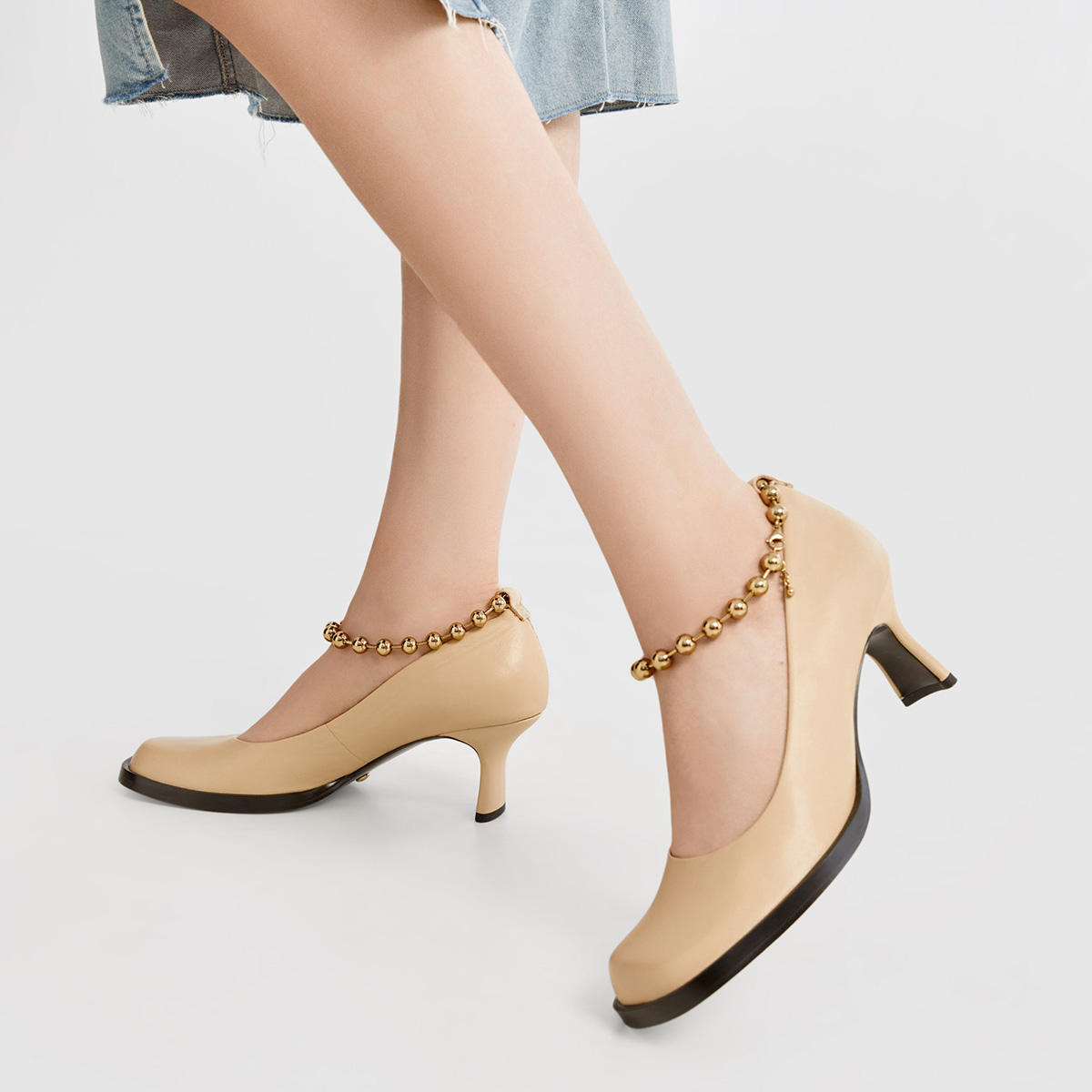 Shop (W) (女性用) CHARLES & KEITH チェーン飾りブロックヒールレザー SL1-60280416 SL1-60280416