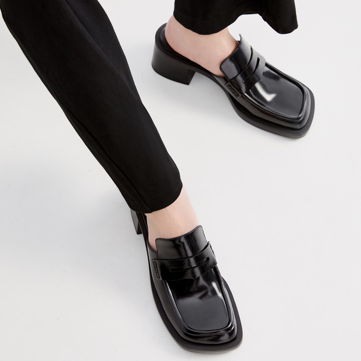 Shop (W) CHARLES & KEITH Mule 'Chunky High Heel Minimalis' CK1-60580247