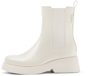 CHARLES&KEITH PU 時尚亮皮厚底 短筒 切爾西靴 5cm 女款 Shop CHARLES&KEITH PU 時尚亮皮厚底 短筒 切爾西靴 5cm 女款