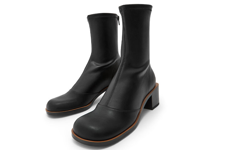 Lookbook (W) CHARLES & KEITH PU Retro Sepatu Boots Pendek Outdoor Kasual 'Hitam' CK1-90900096_BLACK