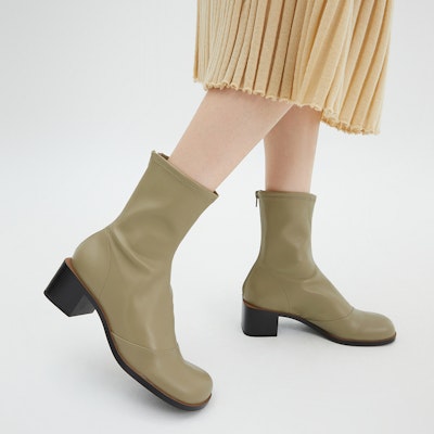 (W) CHARLES & KEITH But Kasut Tumit Chunky Retro Hujung Bulat Zip 'Olive Green' CK1-90900096_OLIVE Purchase (W) CHARLES & KEITH But Kasut Tumit Chunky Retro Hujung Bulat Zip 'Olive Green' CK1-90900096_OLIVE