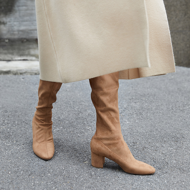 Shop CHARLES&KEITH 絨面純色簡約高跟長靴 5.8cm 女款