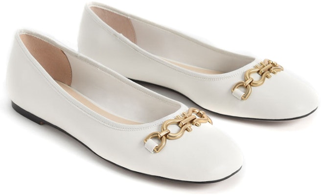 (W) CHARLES & KEITH Sepatu Ballet Wanita Rantai PU 'Simple Comfort Putih' CK1-70580162_CHALK Lookbook (W) CHARLES & KEITH Sepatu Ballet Wanita Rantai PU 'Simple Comfort Putih' CK1-70580162_CHALK