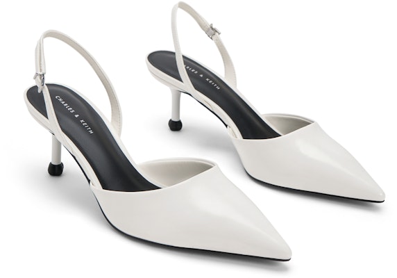 (W) CHARLES & KEITH Sepatu Hak Runcing dengan Tali 'Warna Hitam Sederhana' CK1-60920337 Lookbook (W) CHARLES & KEITH Sepatu Hak Runcing dengan Tali 'Warna Hitam Sederhana' CK1-60920337