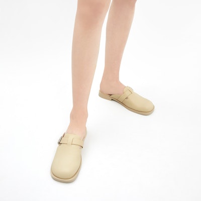 (W) CHARLES & KEITH Sandal Tumit Blok 'Buckle Metalik Kuning' CK1-70280025_YELLOW Shop (W) CHARLES & KEITH Sandal Tumit Blok 'Buckle Metalik Kuning' CK1-70280025_YELLOW