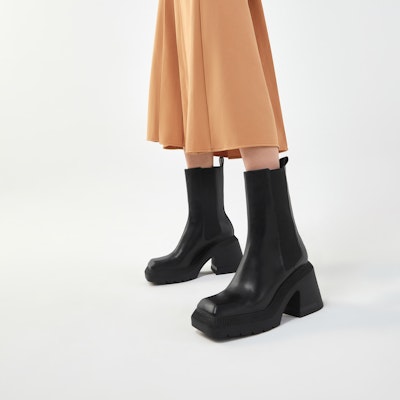 (W) 찰스앤키스 슬림 첼시 블록힐 부츠 (Charles & Keith Slim Chelsea Block Heel Boots) CK1-90580168 1