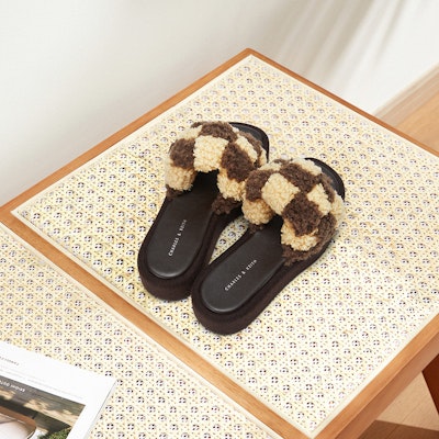 (W) CHARLES & KEITH Tapak Tebal 'Colorblock Coklat' CK1-80380072-A_DARK-BROWN Purchase (W) CHARLES & KEITH Tapak Tebal 'Colorblock Coklat' CK1-80380072-A_DARK-BROWN