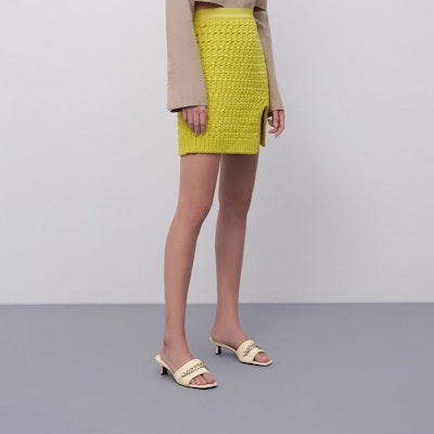 (W) CHARLES & KEITH Tumit Terbuka Berhias Rantai Blok Warna 'Merah Jambu Putih' CK1-61720106_CHALK Shop (W) CHARLES & KEITH Tumit Terbuka Berhias Rantai Blok Warna 'Merah Jambu Putih' CK1-61720106_CHALK