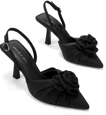 CHARLES&KEITH 編織花朵尖頭涼鞋 細跟 高筒鞋 8.4cm 女款 Lookbook CHARLES&KEITH 編織花朵尖頭涼鞋 細跟 高筒鞋 8.4cm 女款