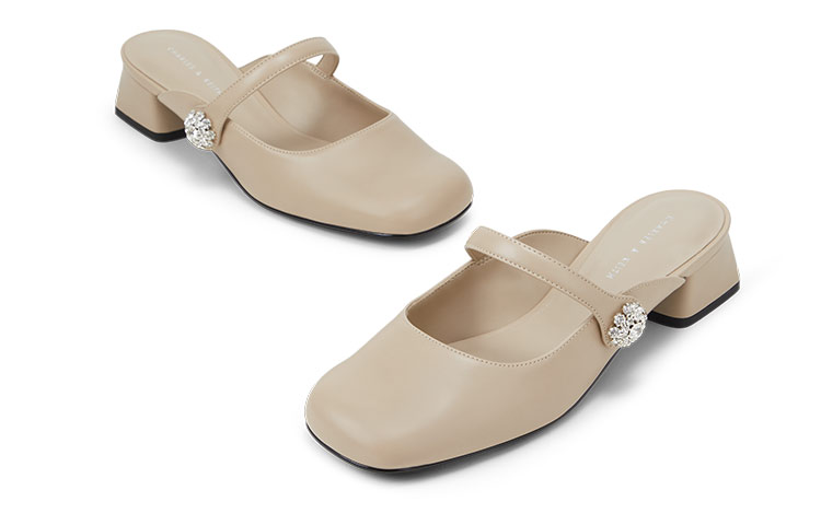 Lookbook (W) CHARLES & KEITH Sandal Tumit Blok Kulit 'Fashionable Comfort Slides' CK1-60361425