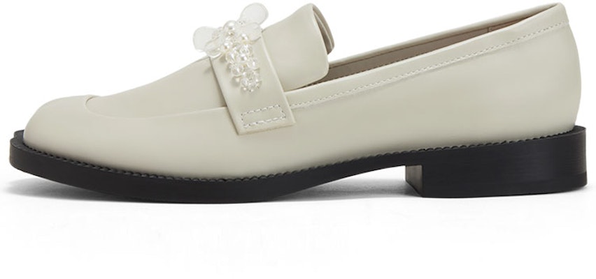 (W) CHARLES & KEITH Mules Kulit Berlian Transparan dan Heel Tebal 'Hias Bunga' CK1-70580175 Purchase (W) CHARLES & KEITH Mules Kulit Berlian Transparan dan Heel Tebal 'Hias Bunga' CK1-70580175