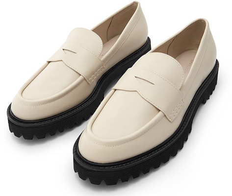(W) CHARLES & KEITH Loafer Wanita 'Putih Bedak Nyaman' CK1-71720030_CHALK Lookbook (W) CHARLES & KEITH Loafer Wanita 'Putih Bedak Nyaman' CK1-71720030_CHALK