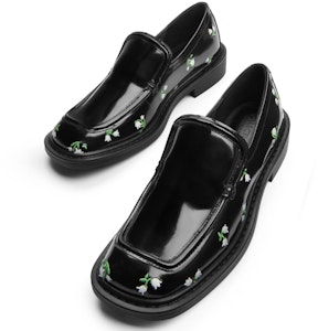 (W) CHARLES & KEITH Mocasín Mule 'Punta Cuadrada Británica' SL1-71790019 Lookbook (W) CHARLES & KEITH Mocasín Mule 'Punta Cuadrada Británica' SL1-71790019