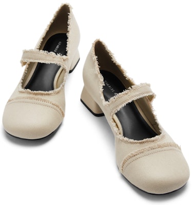 (W) CHARLES & KEITH Mary Jane 'Sepatu Hak Blok Retro Ujung Bulat' CK1-60580264 Lookbook (W) CHARLES & KEITH Mary Jane 'Sepatu Hak Blok Retro Ujung Bulat' CK1-60580264