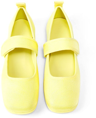 (W) CHARLES & KEITH 메리제인 플랫 '옐로 매직' CK1-70900361_YELLOW Lookbook (W) CHARLES & KEITH 메리제인 플랫 '옐로 매직' CK1-70900361_YELLOW