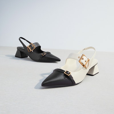 CHARLES&KEITH PU 金屬扣帶飾尖頭 粗跟 高跟鞋 4.2cm 女款 深藍色 Purchase CHARLES&KEITH PU 金屬扣帶飾尖頭 粗跟 高跟鞋 4.2cm 女款 深藍色