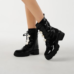 (W) Charles & Keith But Chunky Kulit Patent 'Slim Martin' CK1-90920110 Shop (W) Charles & Keith But Chunky Kulit Patent 'Slim Martin' CK1-90920110