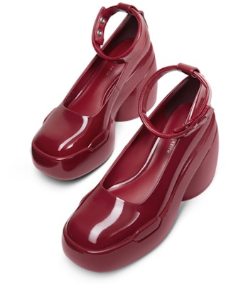 (W) CHARLES & KEITH Tumit Tebal Nyaman PU Solid Sederhana CK1-60920314 Lookbook (W) CHARLES & KEITH Tumit Tebal Nyaman PU Solid Sederhana CK1-60920314