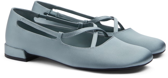 (W) CHARLES & KEITH PU Ballet Flats 'Cross-Strap Round Toe' Wanita CK1-70920132 Sizing (W) CHARLES & KEITH PU Ballet Flats 'Cross-Strap Round Toe' Wanita CK1-70920132