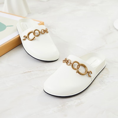 CHARLES & KEITH PU 粗鏈條飾 低跟 時尚涼拖 女款 粉白色 Purchase CHARLES & KEITH PU 粗鏈條飾 低跟 時尚涼拖 女款 粉白色